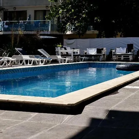 Отель Tsarevets 2*