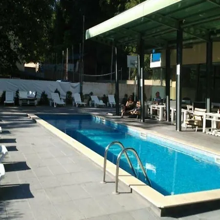 Tsarevets Отель 2*